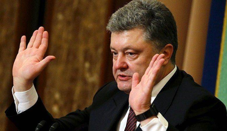Порошенко «поздравил» россиян новыми санкциями Порошенко «поздравил» россиян новыми санкциями