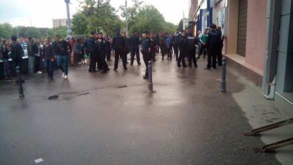 В Харькове полиция заблокировала офис главаря «Азова» Андрея Билецкого В Харькове полиция заблокировала офис главаря «Азова» Андрея Билецкого