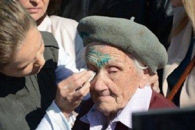 Утром 10 мая в Славянске умерла 91-летняя ветеран ВОВ, которую на 9 мая националисты облили зеленкой Утром 10 мая в Славянске умерла 91-летняя ветеран ВОВ, которую на 9 мая националисты облили зеленкой