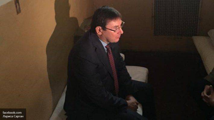 Генпрокурор Украины вновь сел на нары Генпрокурор Украины вновь сел на нары