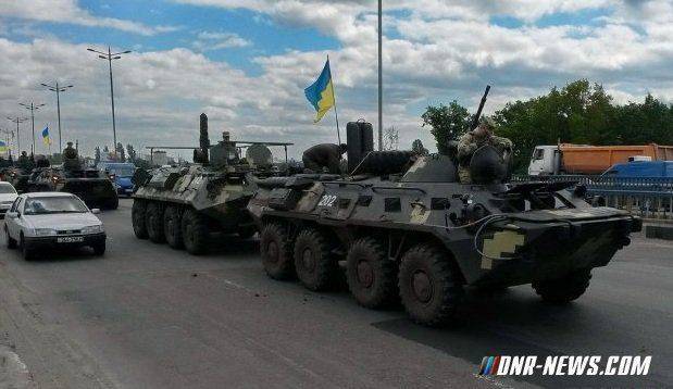 На Жулянскому мосту в Киеве у колонны бронетехники ВСУ закончилось топливо На Жулянскому мосту в Киеве у колонны бронетехники ВСУ закончилось топливо