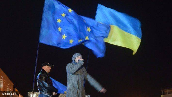 Перемен требуют наши сердца и глаза: с Украины бегут все, кто может Перемен требуют наши сердца и глаза: с Украины бегут все, кто может