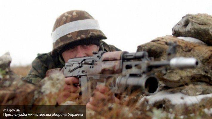 Уволенным украинским силовикам предлагают службу по контракту в ВСУ Уволенным украинским силовикам предлагают службу по контракту в ВСУ