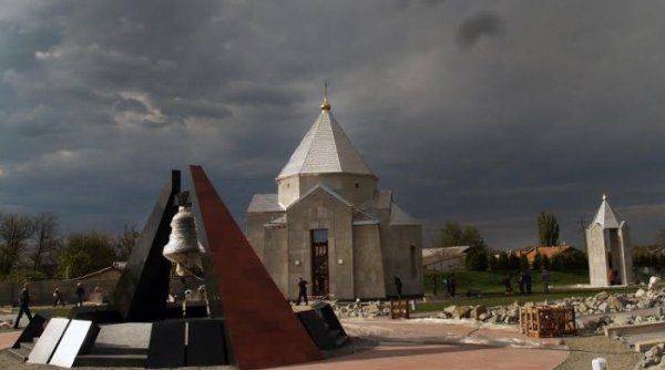 Мемориал в Крыму узникам концлагеря Мемориал в Крыму узникам концлагеря