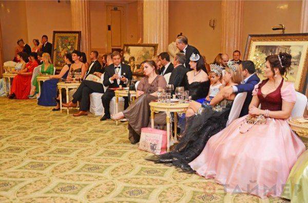 Из грязи в князи: Как «колотит понты» украинская провинциальная «элита» Из грязи в князи: Как «колотит понты» украинская провинциальная «элита»