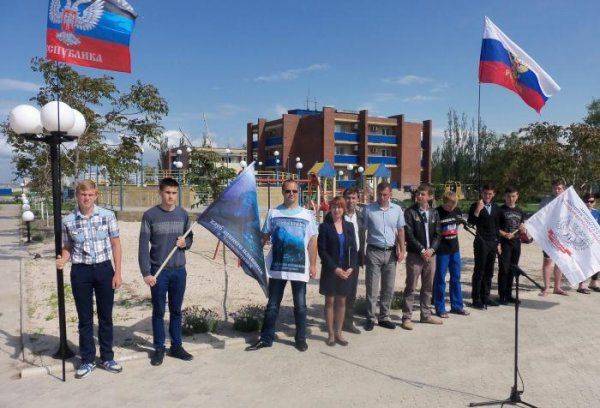 Экстремальный марафон ДНР-Россия через Таганрогский залив состоялся Экстремальный марафон ДНР-Россия через Таганрогский залив состоялся