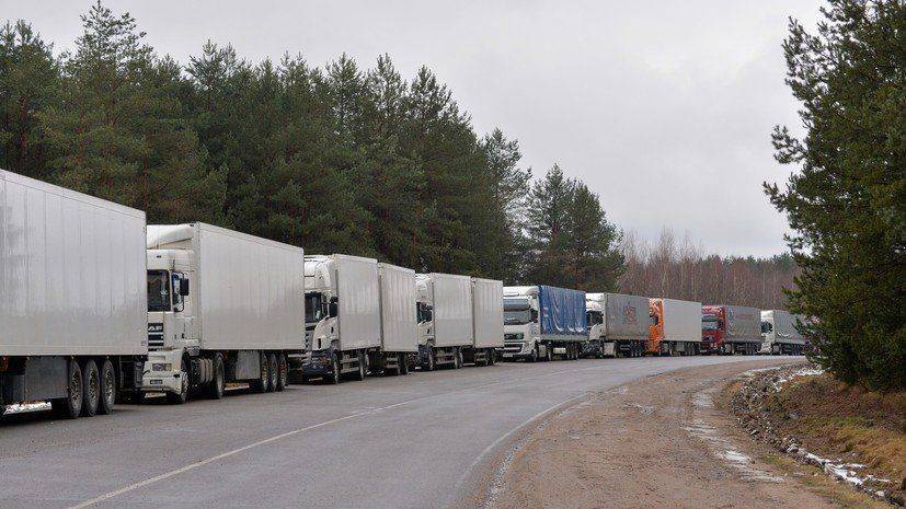 Турецкие таможенники блокировали украинские грузовики Турецкие таможенники блокировали украинские грузовики
