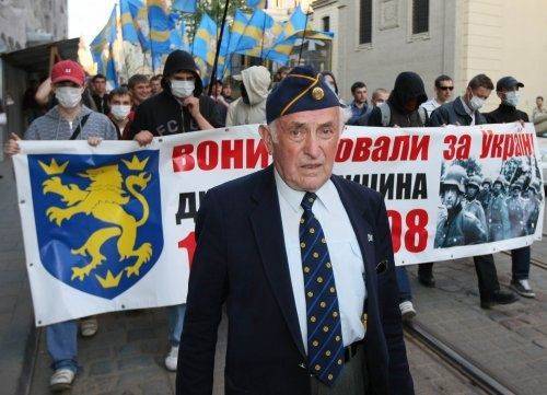 Галичанин-ватник: «Россия никак не развалится, а мы вот-вот рухнем куда-то в пропасть» Галичанин-ватник: «Россия никак не развалится, а мы вот-вот рухнем куда-то в пропасть»