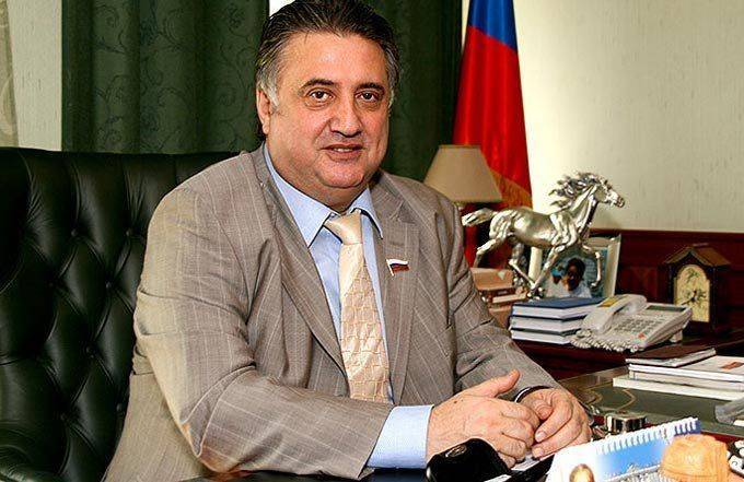 Багдасаров: у сирийцев при поддержке России есть шанс взять Ракку Багдасаров: у сирийцев при поддержке России есть шанс взять Ракку