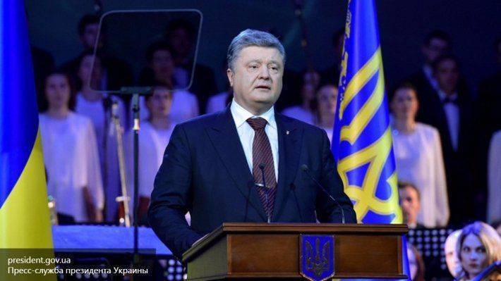 Народный депутат рассказал о печальных рейтингах Порошенко Народный депутат рассказал о печальных рейтингах Порошенко
