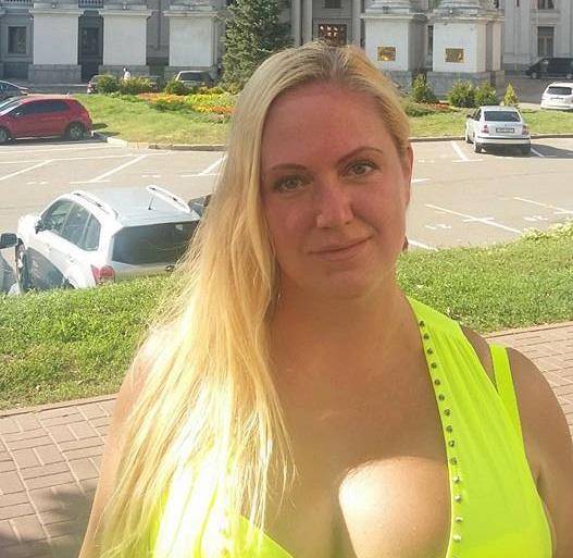 Сеть “порвало” фото главы МИД Украины с грудастой блондинкой Сеть “порвало” фото главы МИД Украины с грудастой блондинкой