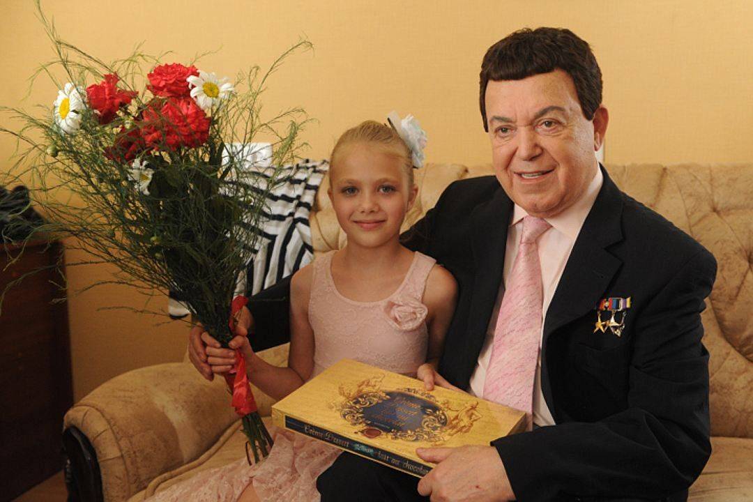 Иосиф Кобзон стал гражданином ДНР Иосиф Кобзон стал гражданином ДНР