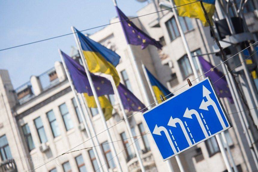 ЕС обсудит с Украиной безвизовый режим не раньше осени 2016 ЕС обсудит с Украиной безвизовый режим не раньше осени 2016