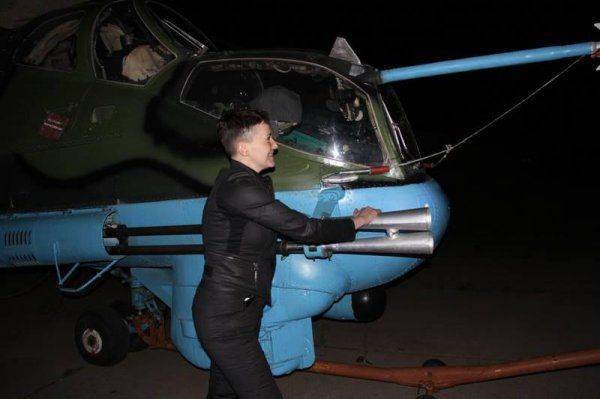 Савченко ночью на Донбассе посидела с мужиками Савченко ночью на Донбассе посидела с мужиками