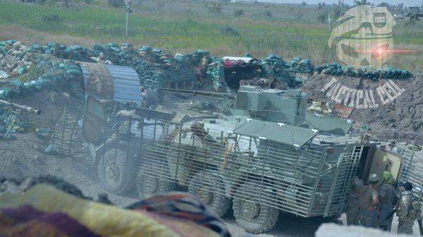 Бронетранспортеры БТР-4Е иракской армии в ходе боев за Фаллуджу Бронетранспортеры БТР-4Е иракской армии в ходе боев за Фаллуджу