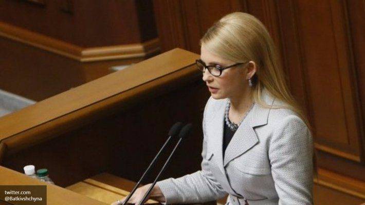 Тимошенко поднимает Украину на войну с «властью зомби» Тимошенко поднимает Украину на войну с «властью зомби»