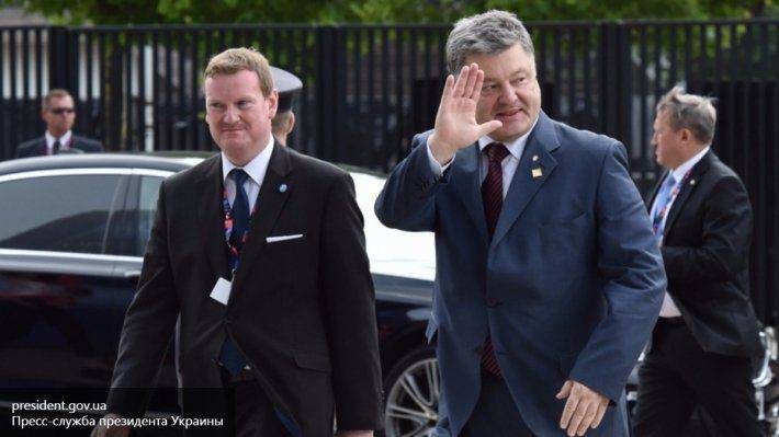 Евродепутаты требуют от Порошенко соблюдать права человека на Украине Евродепутаты требуют от Порошенко соблюдать права человека на Украине