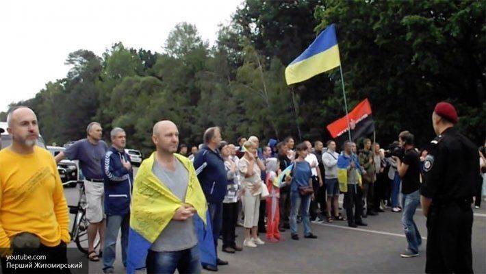 Крестный ход на Украине. Роман Носиков о нашем народе и нелюдях в мазепинках.. Крестный ход на Украине. Роман Носиков о нашем народе и нелюдях в мазепинках..