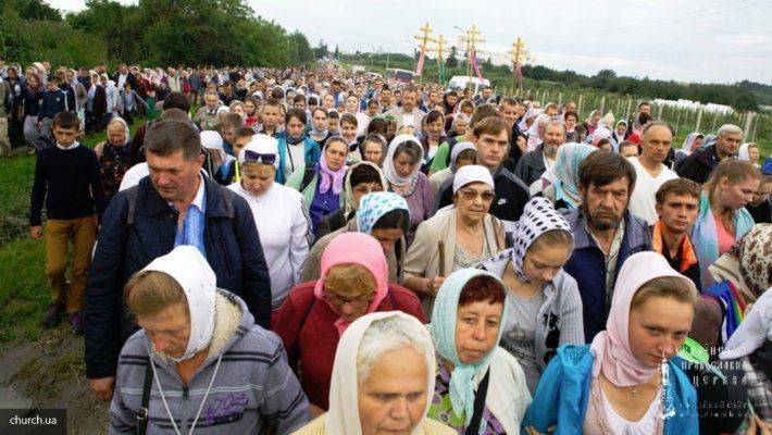 Крестный ход на Украине. Роман Носиков о нашем народе и нелюдях в мазепинках.. Крестный ход на Украине. Роман Носиков о нашем народе и нелюдях в мазепинках..
