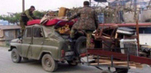 ВСУ лезут в “серую зону”, чтобы грабить нетронутые дома ВСУ лезут в “серую зону”, чтобы грабить нетронутые дома