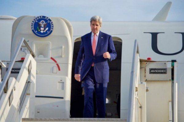 Джон Керри вместо Обамы: американский президент не захотел мараться об Порошенко  Джон Керри вместо Обамы: американский президент не захотел мараться об Порошенко