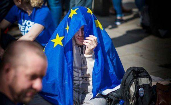 США-Европе: «Денег нет, но вы держитесь там…» США-Европе: «Денег нет, но вы держитесь там…»