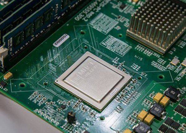 ОПК представила мультизадачный компьютер ОПК представила мультизадачный компьютер