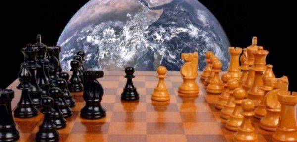 За кулисами глобальной политики За кулисами глобальной политики