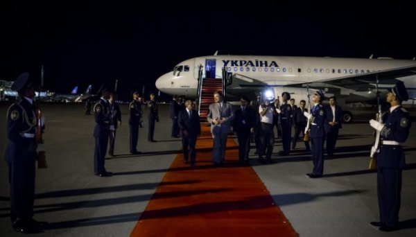 Порошенко в Баку: Бамбарбия, киргуду! Порошенко в Баку: Бамбарбия, киргуду!