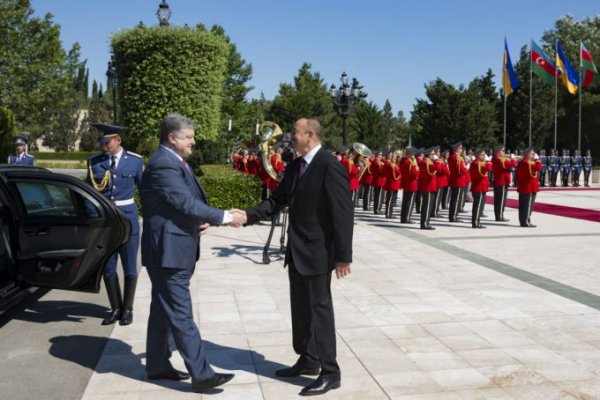 Порошенко в Баку: Бамбарбия, киргуду! Порошенко в Баку: Бамбарбия, киргуду!