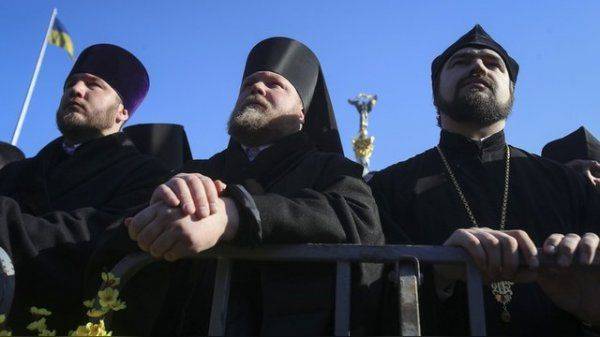 CM: Крестный ход за мир в Донбассе грозит новой гражданской войной CM: Крестный ход за мир в Донбассе грозит новой гражданской войной