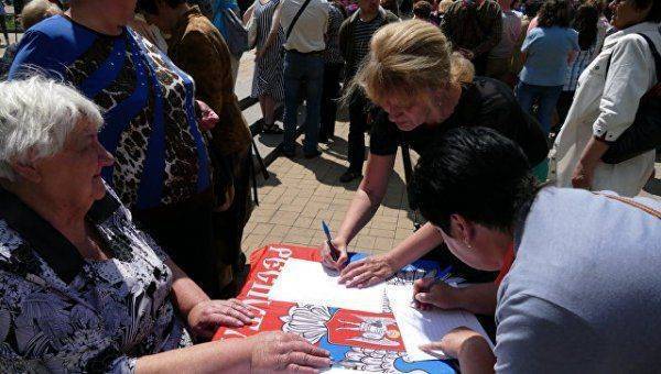 Жители республик хотят мира, заставит ли Европа Киев выполнить Минск-2 Жители республик хотят мира, заставит ли Европа Киев выполнить Минск-2