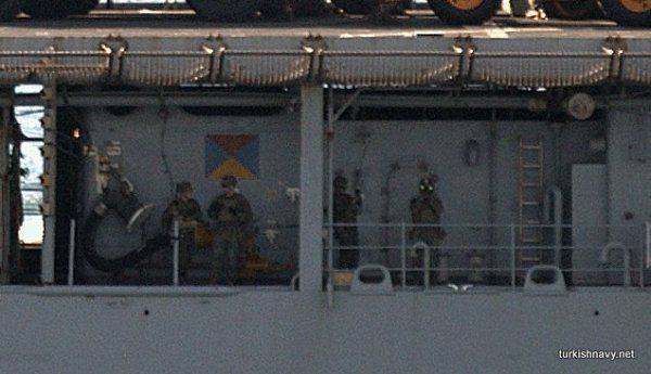 Американцы продолжают поставлять оружие на Украину под видом участия в учениях?  Американцы продолжают поставлять оружие на Украину под видом участия в учениях?