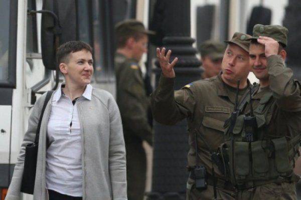 Савченко требует провести референдум по федерализации перед выборами в Украине Савченко требует провести референдум по федерализации перед выборами в Украине