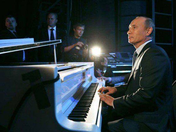 Путин обкатывает новую управленческую элиту Путин обкатывает новую управленческую элиту