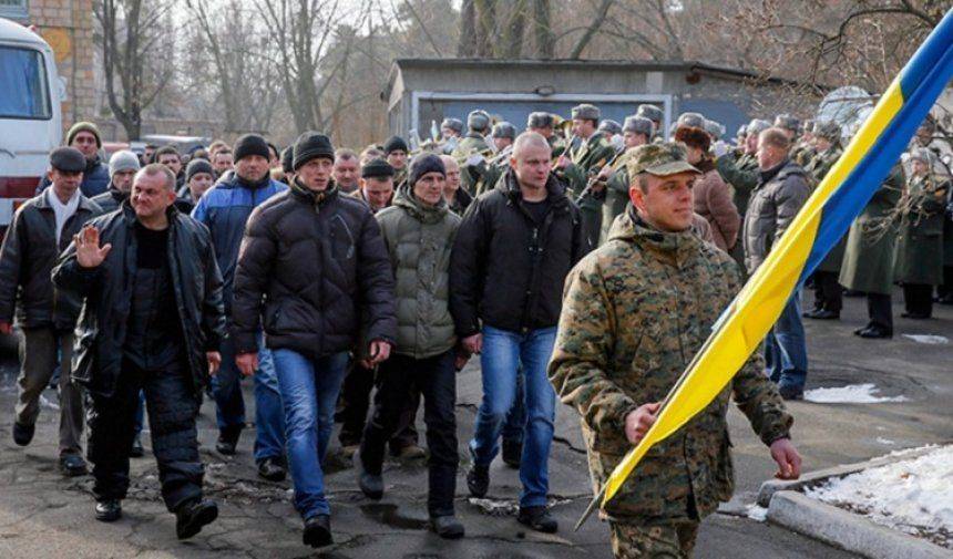Советник Порошенко раскрыл тайну, когда на Украине объявят новую волну мобилизации Советник Порошенко раскрыл тайну, когда на Украине объявят новую волну мобилизации