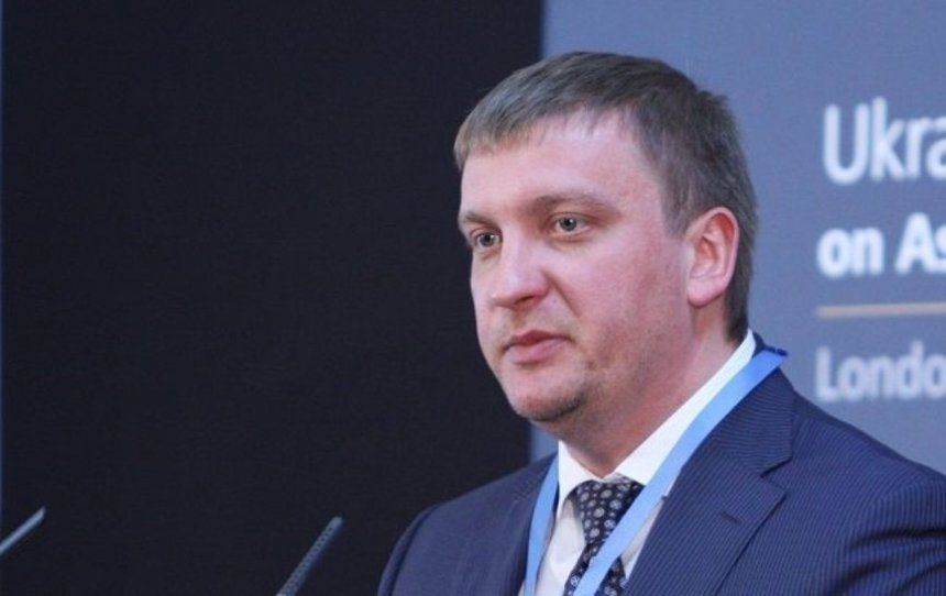 Политолог рассказал, зачем Украина подала иск на Россию в Гаагу Политолог рассказал, зачем Украина подала иск на Россию в Гаагу