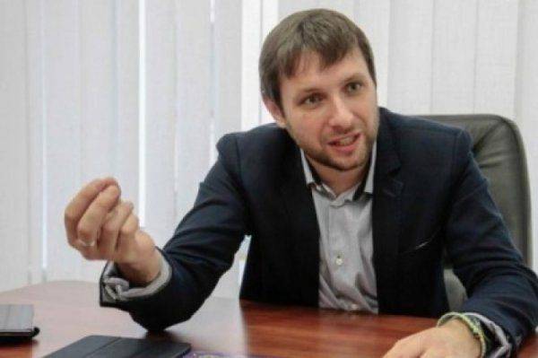 Завял УКРОП: сотник Парасюк покидает логово жидобандеровцев Завял УКРОП: сотник Парасюк покидает логово жидобандеровцев