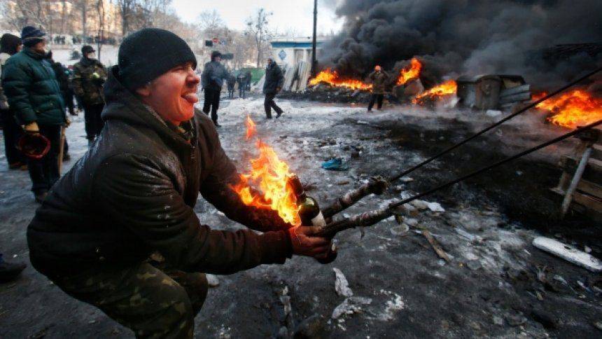 Украинские радикалы пообещали устроить в Киеве «жаркую осень» Украинские радикалы пообещали устроить в Киеве «жаркую осень»