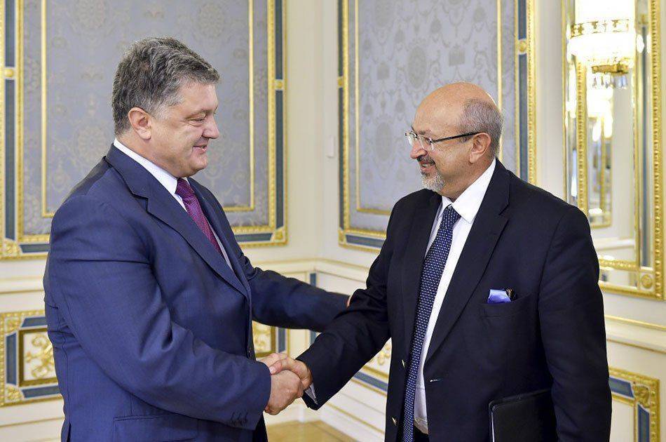 Генсек ОБСЕ не расслышал Порошенко Генсек ОБСЕ не расслышал Порошенко