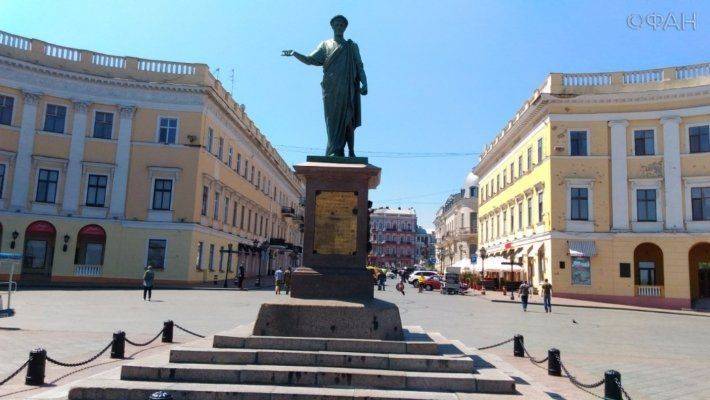 «Правый сектор» грозится сорвать выборы в консульстве РФ в Одессе «Правый сектор» грозится сорвать выборы в консульстве РФ в Одессе