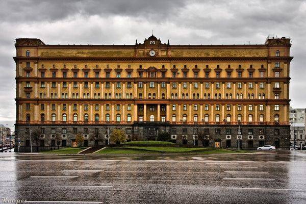 Путин создает «сталинскую» полицию. «Друзья» обеспокоены Путин создает «сталинскую» полицию. «Друзья» обеспокоены