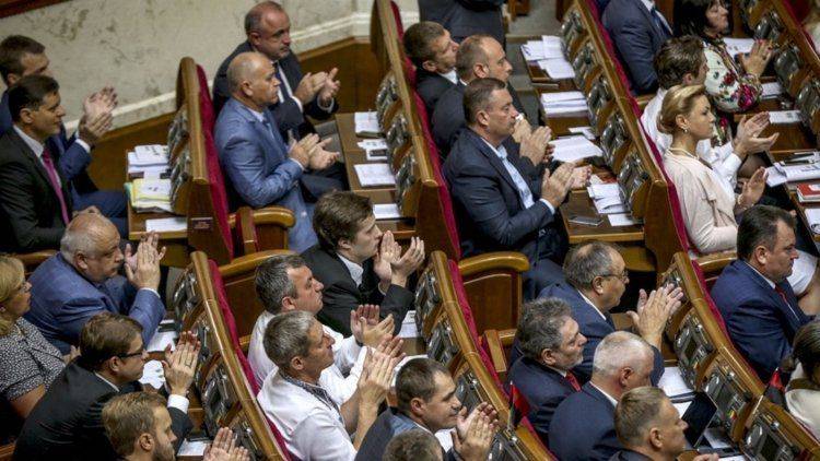Фемида против Майдана: почему Порошенко потребовал от Рады увольнения судей Фемида против Майдана: почему Порошенко потребовал от Рады увольнения судей