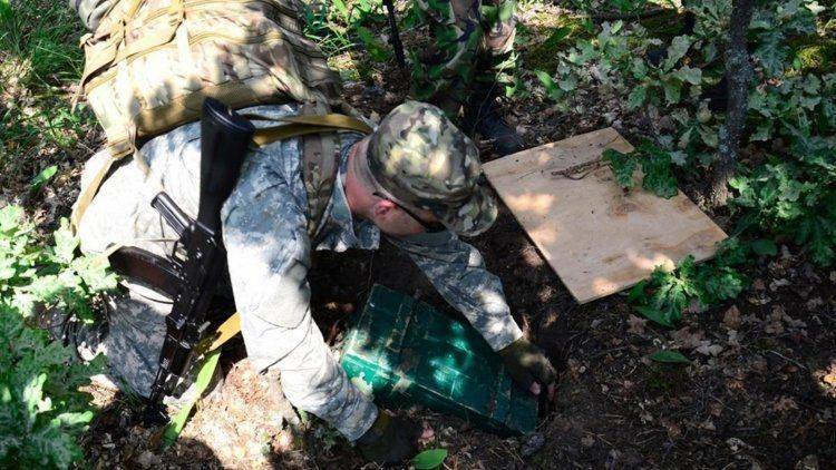Киев отказывается выводить войска из Станицы Луганской Киев отказывается выводить войска из Станицы Луганской