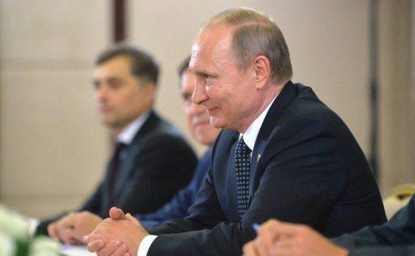 Путин подколол невыспавшуюся Меркель – остались ли у неё силы на Украину? Путин подколол невыспавшуюся Меркель – остались ли у неё силы на Украину?