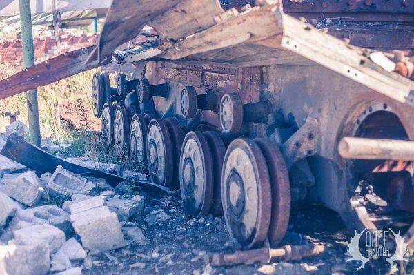 Подбитые украинские Т-64 в Коминтерново и по дороге к нему Подбитые украинские Т-64 в Коминтерново и по дороге к нему