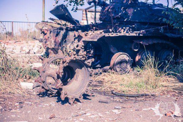 Подбитые украинские Т-64 в Коминтерново и по дороге к нему Подбитые украинские Т-64 в Коминтерново и по дороге к нему