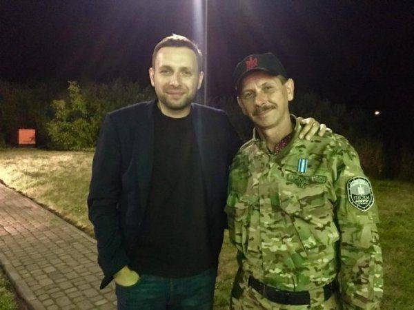 Парасюк показал папашу – “хероя АТО”  Парасюк показал папашу – “хероя АТО”