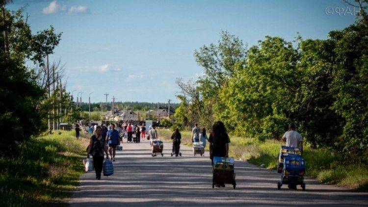 Зайцево: украинские пограничники не пропускают людей на территорию ДНР Зайцево: украинские пограничники не пропускают людей на территорию ДНР