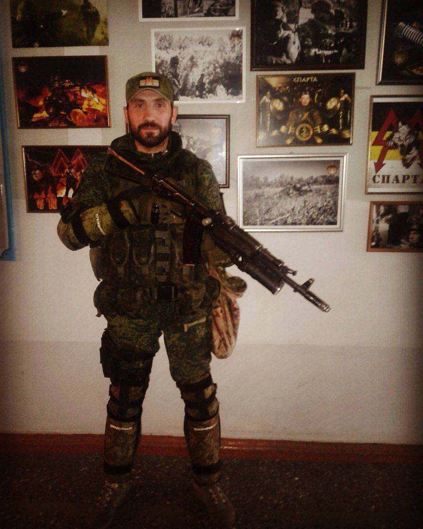 Боец "Гога", погибший с Моторолой Боец "Гога", погибший с Моторолой